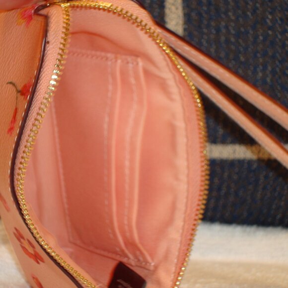 Coach Corner Zip Wristlet with Mystical Floral Print EXCELLENT CONDITION! - Picture 10 of 12